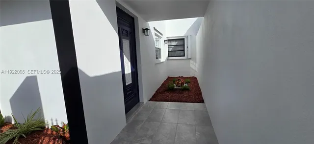 $579,900 | 1001 Southwest 88th Court, Miami, FL 33174