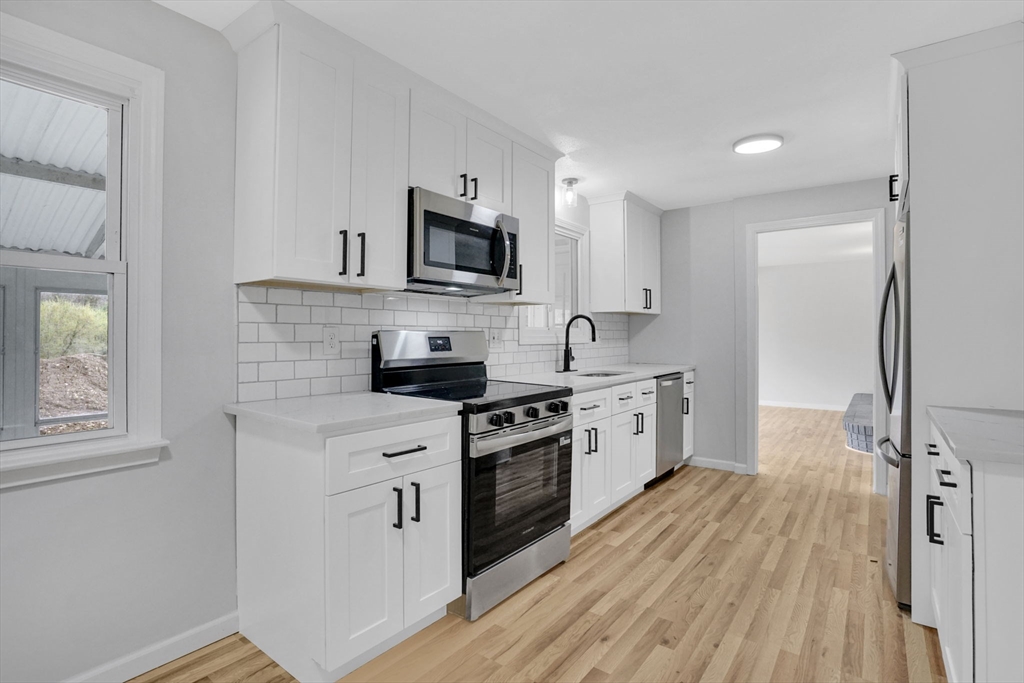 258 Rock Valley Road Holyoke, MA 01040 - Photo 13 of 42