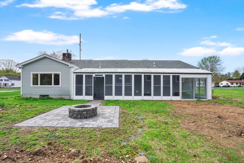 258 Rock Valley Road Holyoke, MA 01040 - Photo 3 of 42