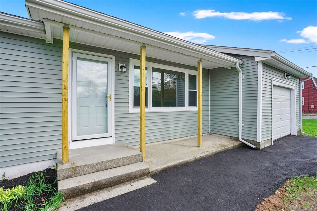 258 Rock Valley Road Holyoke, MA 01040 - Photo 6 of 42