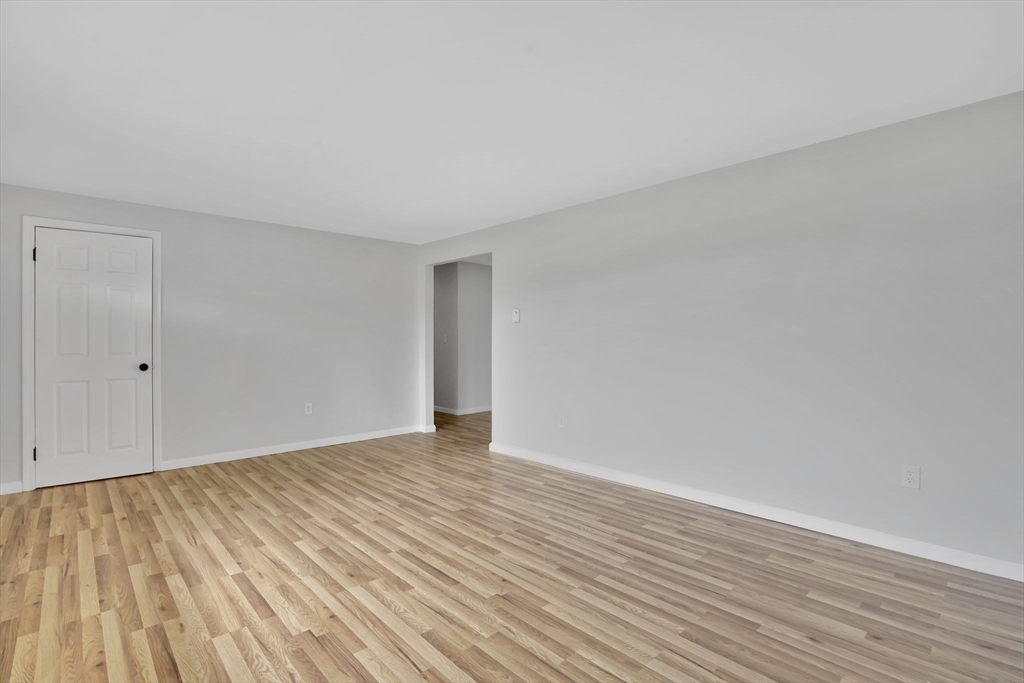 258 Rock Valley Road Holyoke, MA 01040 - Photo 8 of 42