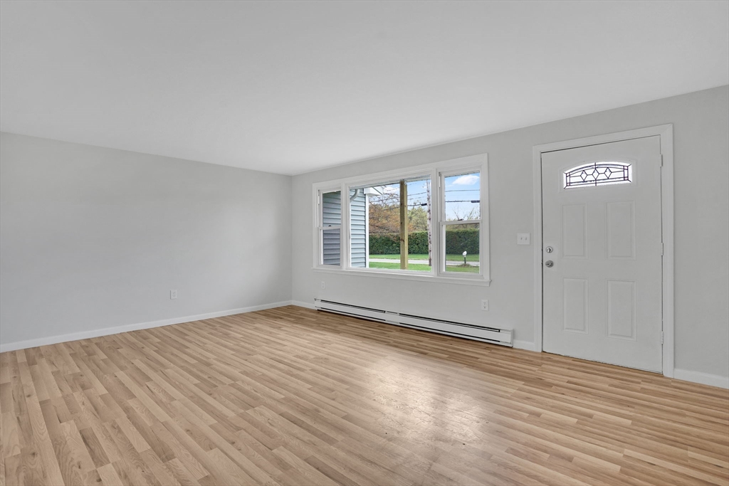 258 Rock Valley Road Holyoke, MA 01040 - Photo 10 of 42