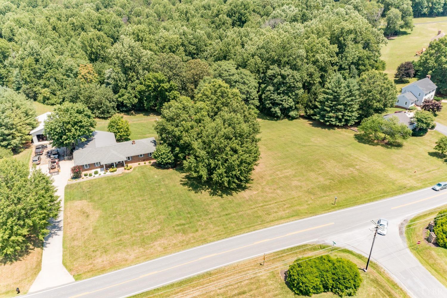 6830 Everett Road Forest, VA 24551 - Photo 7 of 62 Gallery Image 7