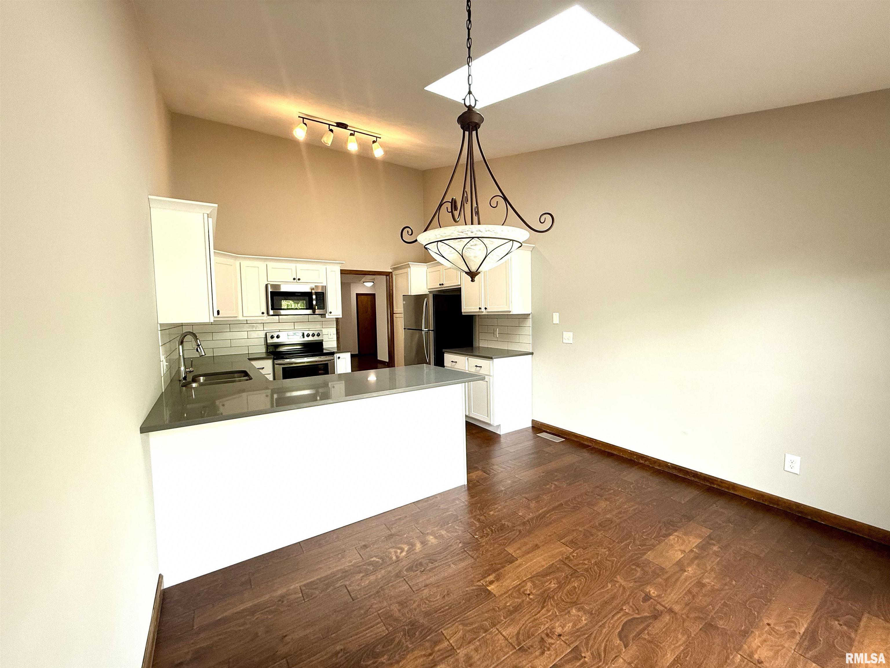 1908 Bayview Court Springfield, IL 62704 - Photo 8 of 24