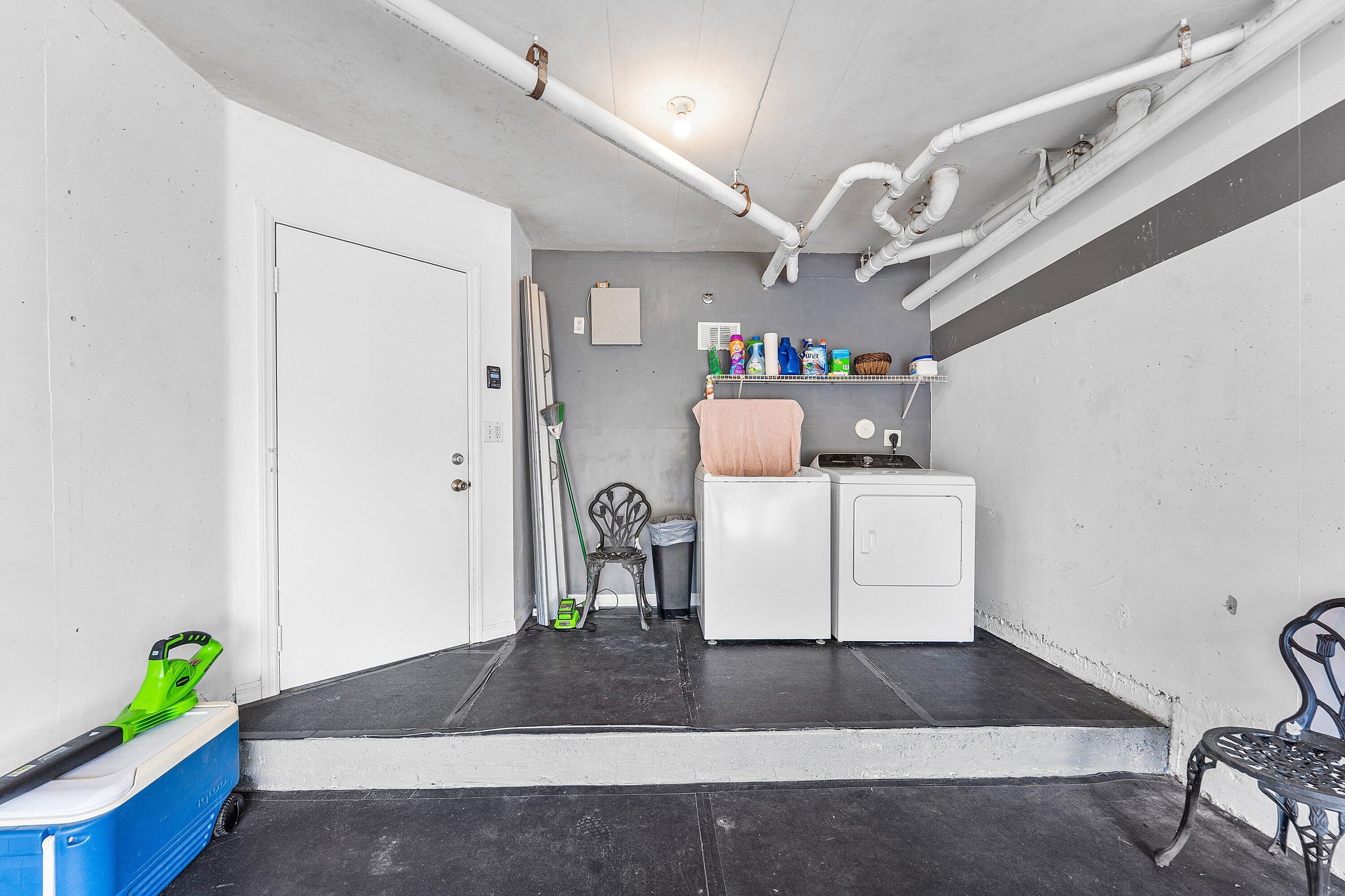 1000 Crestwood Court South, Unit 1015 Royal Palm Beach, FL 33411 - Photo 15 of 21 a living room with furniture