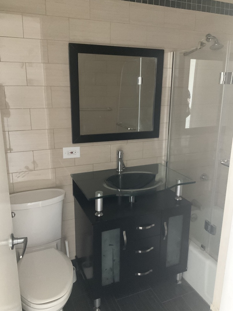 1700 East 56th Street, Unit 36093610 Chicago, IL 60637 - Photo 14 of 25