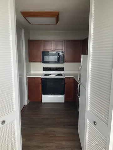 $445,000 | 1700 East 56th Street, Unit 36093610, Chicago, IL 60637