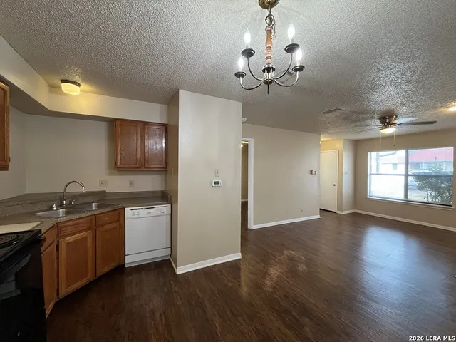 $795 | 6306 Queens Castle, Unit 4, San Antonio, TX 78218