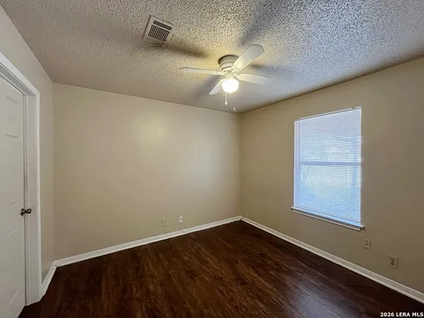 $750 | 6306 Queens Castle, Unit 4, San Antonio, TX 78218