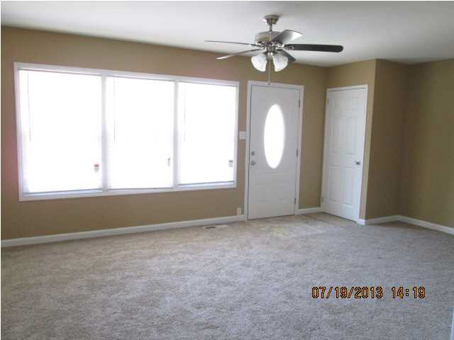 4407 Stratford Road Evansville, IN 47710 - Photo 2 of 8 Gallery Image 2