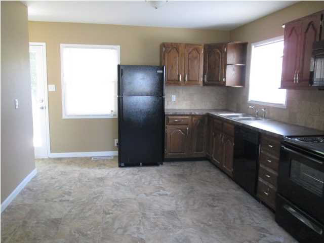 4407 Stratford Road Evansville, IN 47710 - Photo 3 of 8 Gallery Image 3
