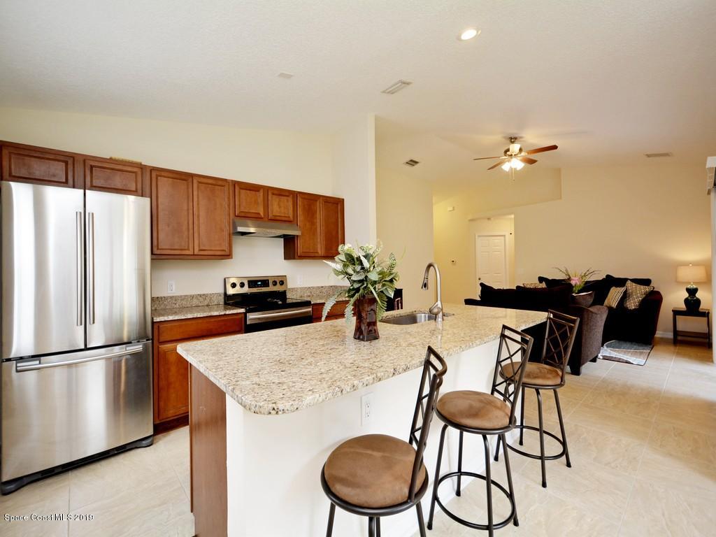 1341 Gibbs Road Southwest Palm Bay, FL 32908 - Photo 4 of 21 Kitchen