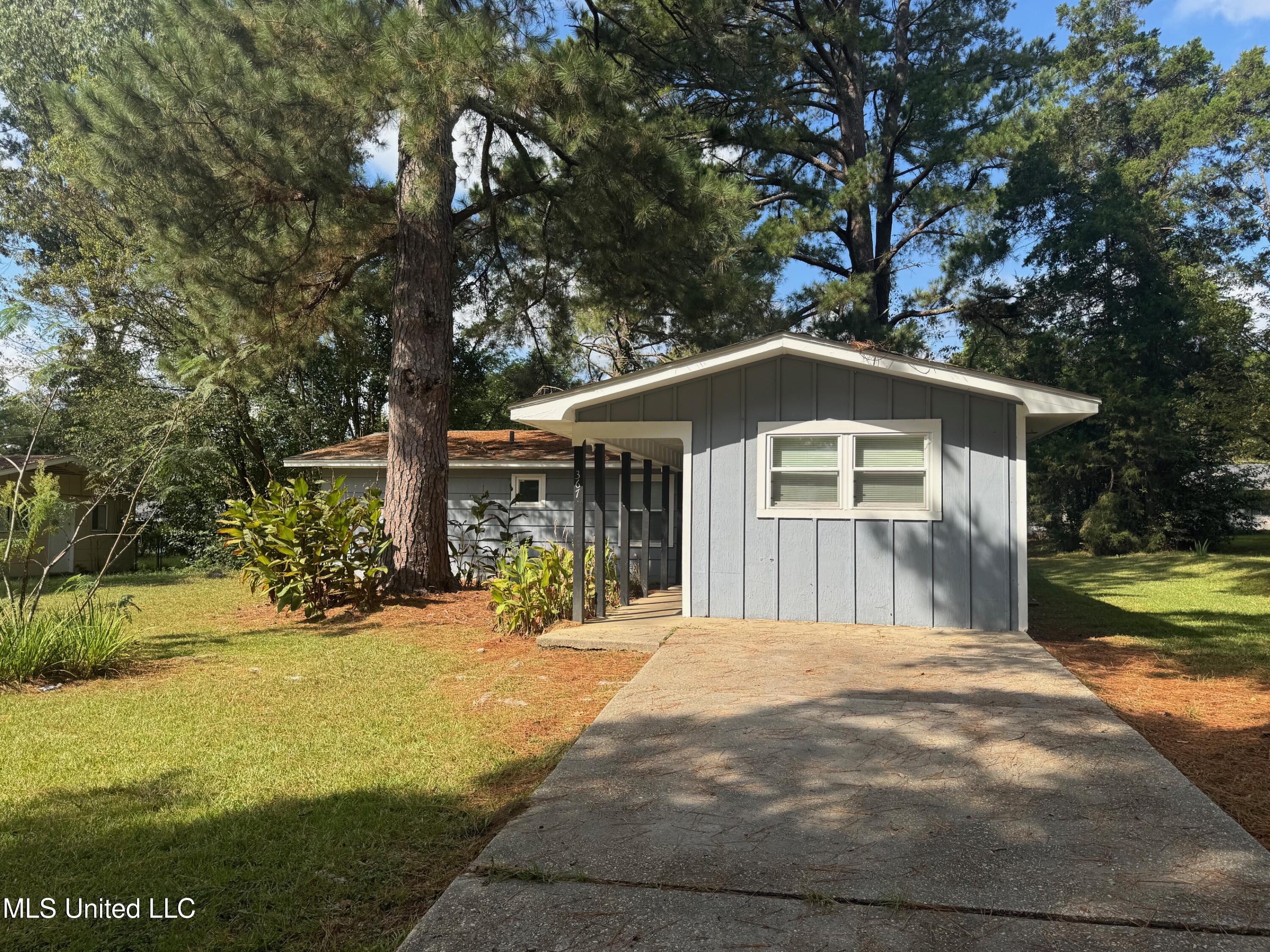 367 Queen Julianna Lane Jackson, MS 39209 - Photo 2 of 20 IMG_5928