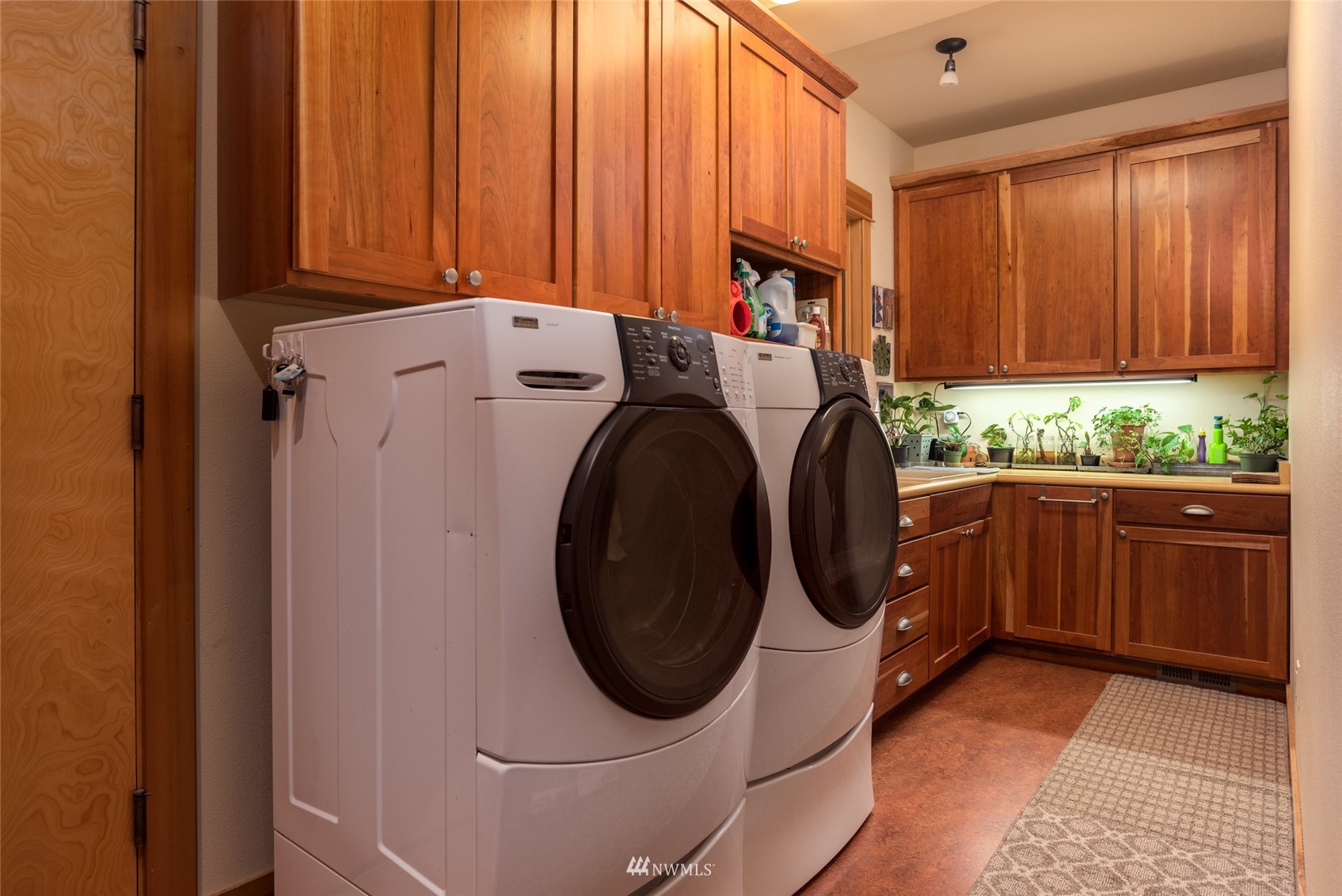 2133 Academy Road Bellingham, WA 98226 - Photo 18 of 40 a utility room with dryer and washer