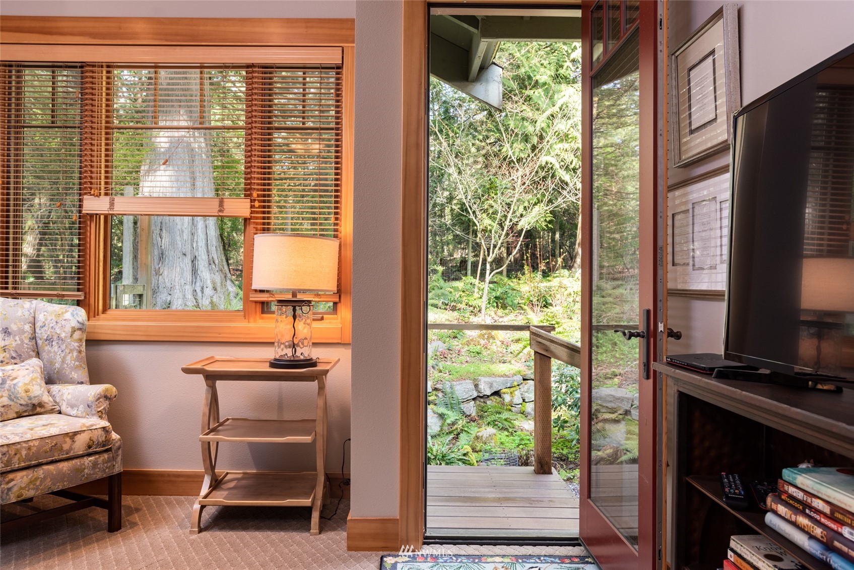 2133 Academy Road Bellingham, WA 98226 - Photo 21 of 40 a room with furniture and a window