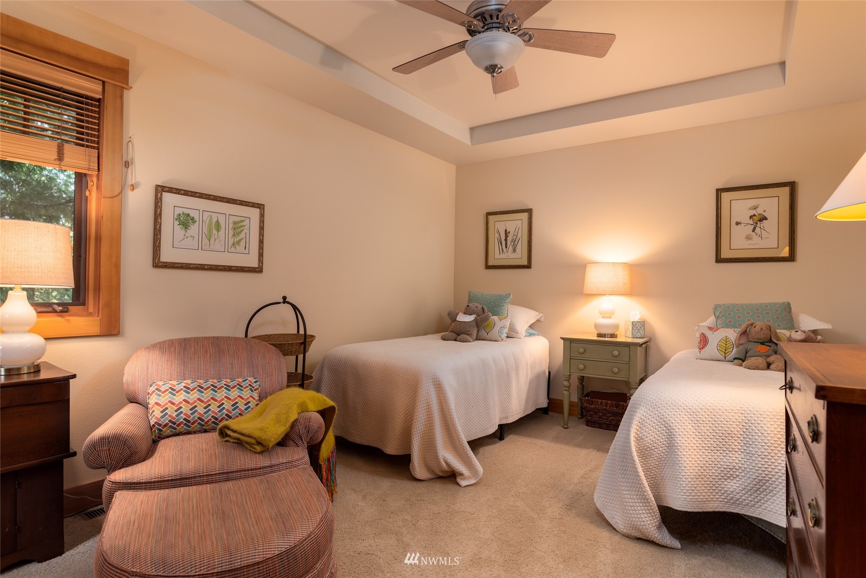 2133 Academy Road Bellingham, WA 98226 - Photo 31 of 40 a bed room with two bed and a couch