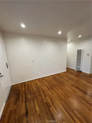 $2,049 | 2573 North Lincoln Street, Burbank, CA 91504