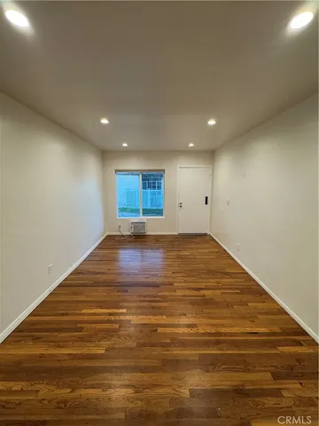 $2,049 | 2573 North Lincoln Street, Burbank, CA 91504