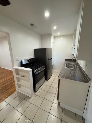 $2,049 | 2573 North Lincoln Street, Burbank, CA 91504