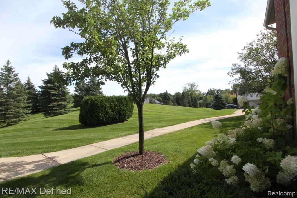5291 Brookemonte Circle Rochester, MI 48306 - Photo 9 of 23