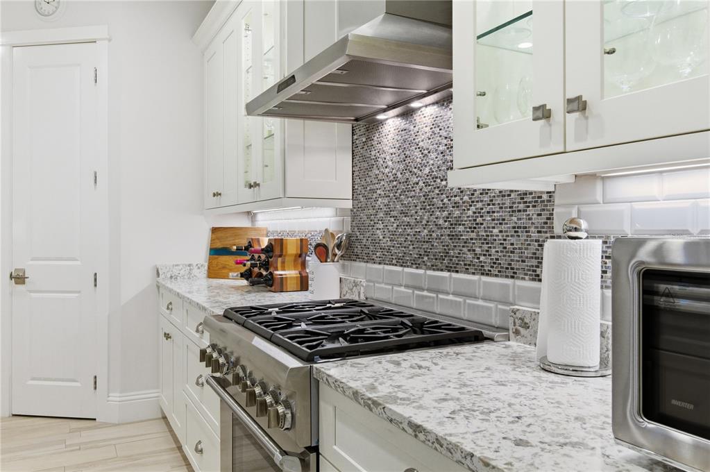 3919 Roberts Point Road Sarasota, FL 34242 - Photo 16 of 47 Gallery Image 16