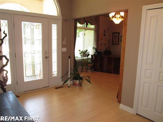 49289 Monte Road New Baltimore, MI 48047 - Photo 9 of 28 31328696-8.JPG