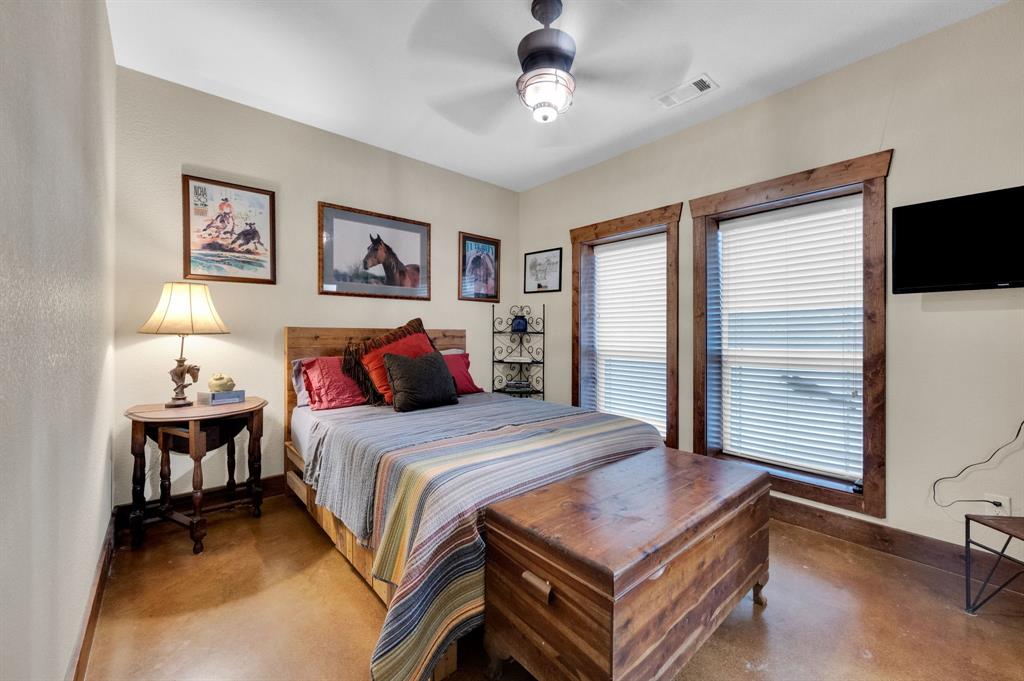 751 Sullivan Road Ennis, TX 75119 - Photo 21 of 38 3rd bedroom, with Jack n Jill bath