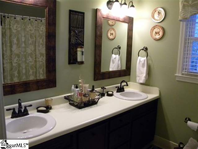 115 Sugar Cane Court Greer, SC 29650 - Photo 8 of 17 Gallery Image 8