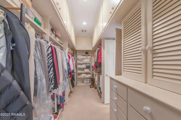 $599,500 | 918 Rue De Chene Vert, Abbeville, LA 70510