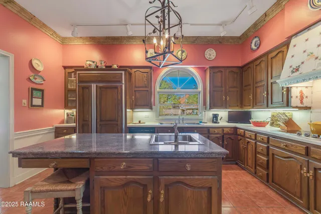 $599,500 | 918 Rue De Chene Vert, Abbeville, LA 70510