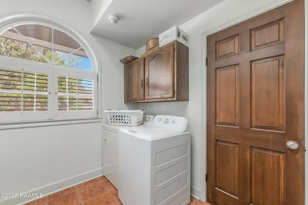 $599,500 | 918 Rue De Chene Vert, Abbeville, LA 70510