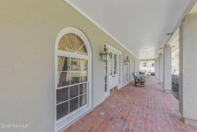 $599,500 | 918 Rue De Chene Vert, Abbeville, LA 70510