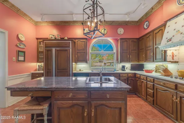 $599,500 | 918 Rue De Chene Vert, Abbeville, LA 70510