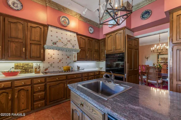 $599,500 | 918 Rue De Chene Vert, Abbeville, LA 70510