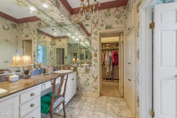 $599,500 | 918 Rue De Chene Vert, Abbeville, LA 70510