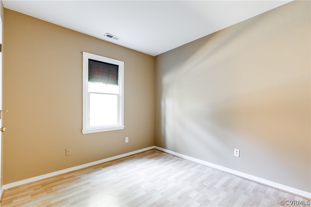 5212 South Jessup Road Chesterfield, VA 23832 - Photo 20 of 25 an empty room with a window