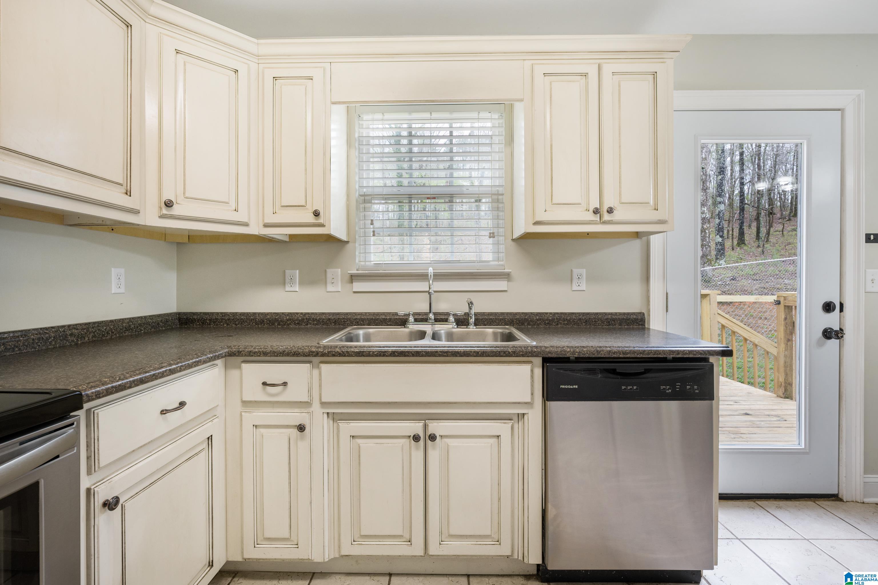 2600 Armstrong Loop Hayden, AL 35079 - Photo 18 of 31 Gallery Image 18