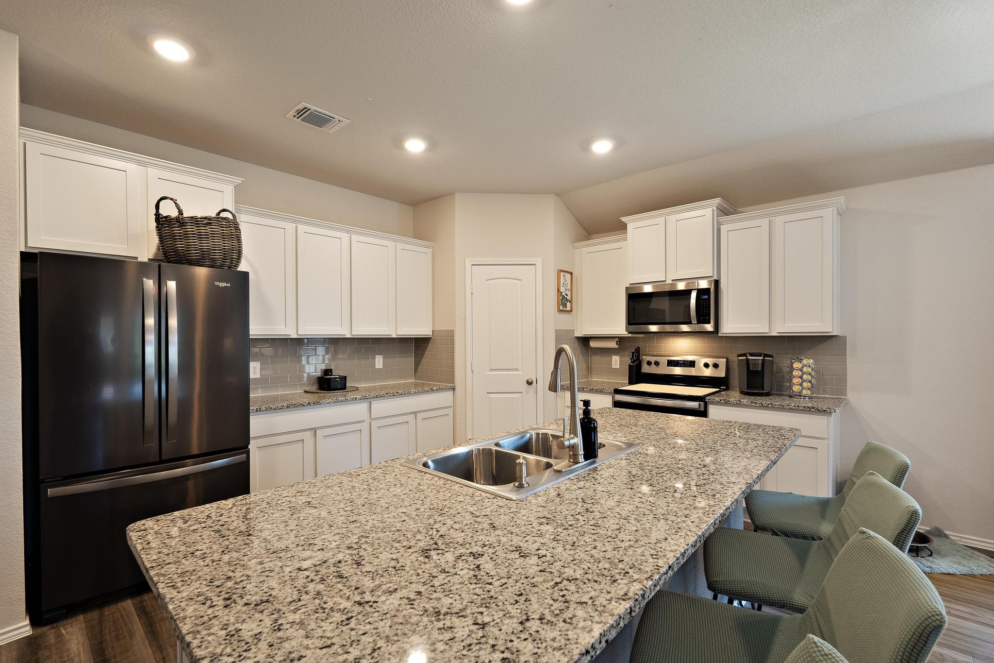 112 Pivot Drive Taylor, TX 76574 - Photo 10 of 24