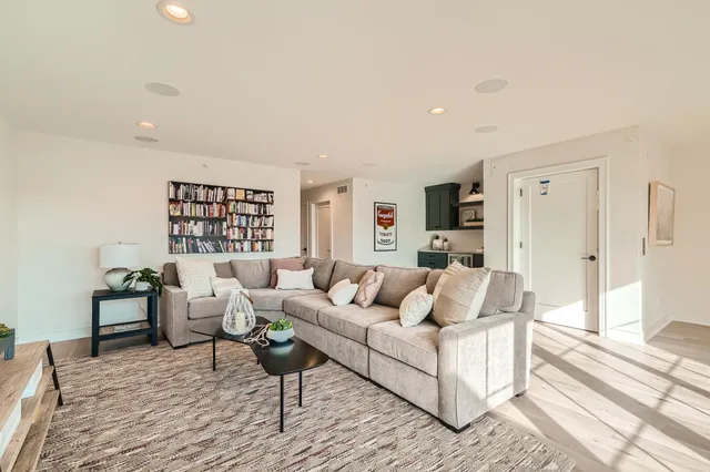 $1,549,900 | 1883 Symes Street, Long Lake, MN 55356