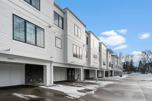 $1,549,900 | 1883 Symes Street, Long Lake, MN 55356