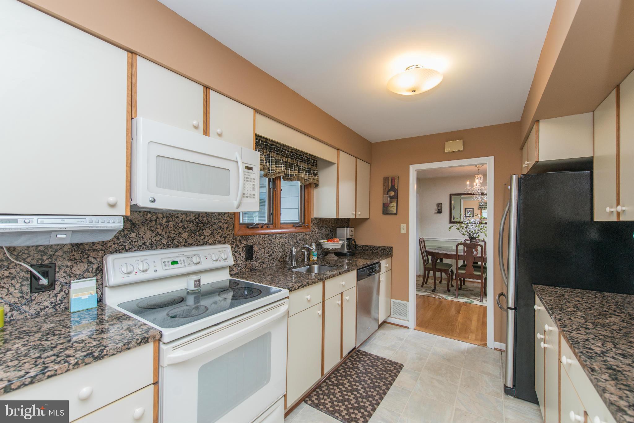 2444 Woodcroft Road Baltimore, MD 21234 - Photo 8 of 28 Kitchen