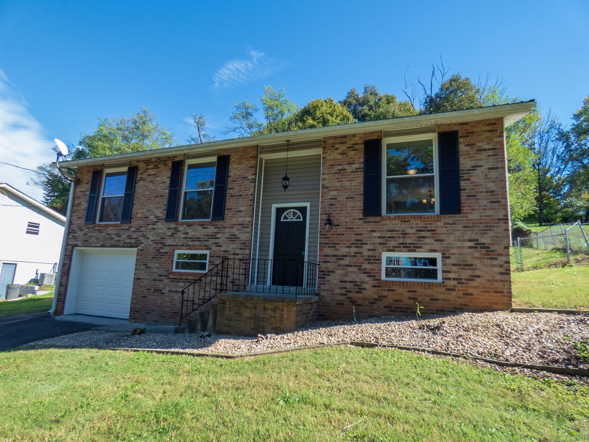 712 Taylor Road Knoxville, TN 37920 - Photo 1 of 27 front-2