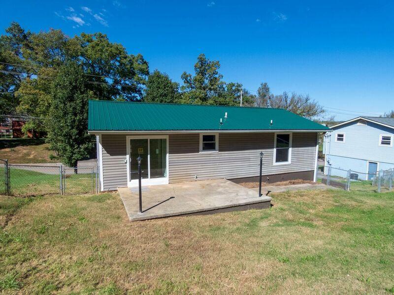 712 Taylor Road Knoxville, TN 37920 - Photo 2 of 27 Back