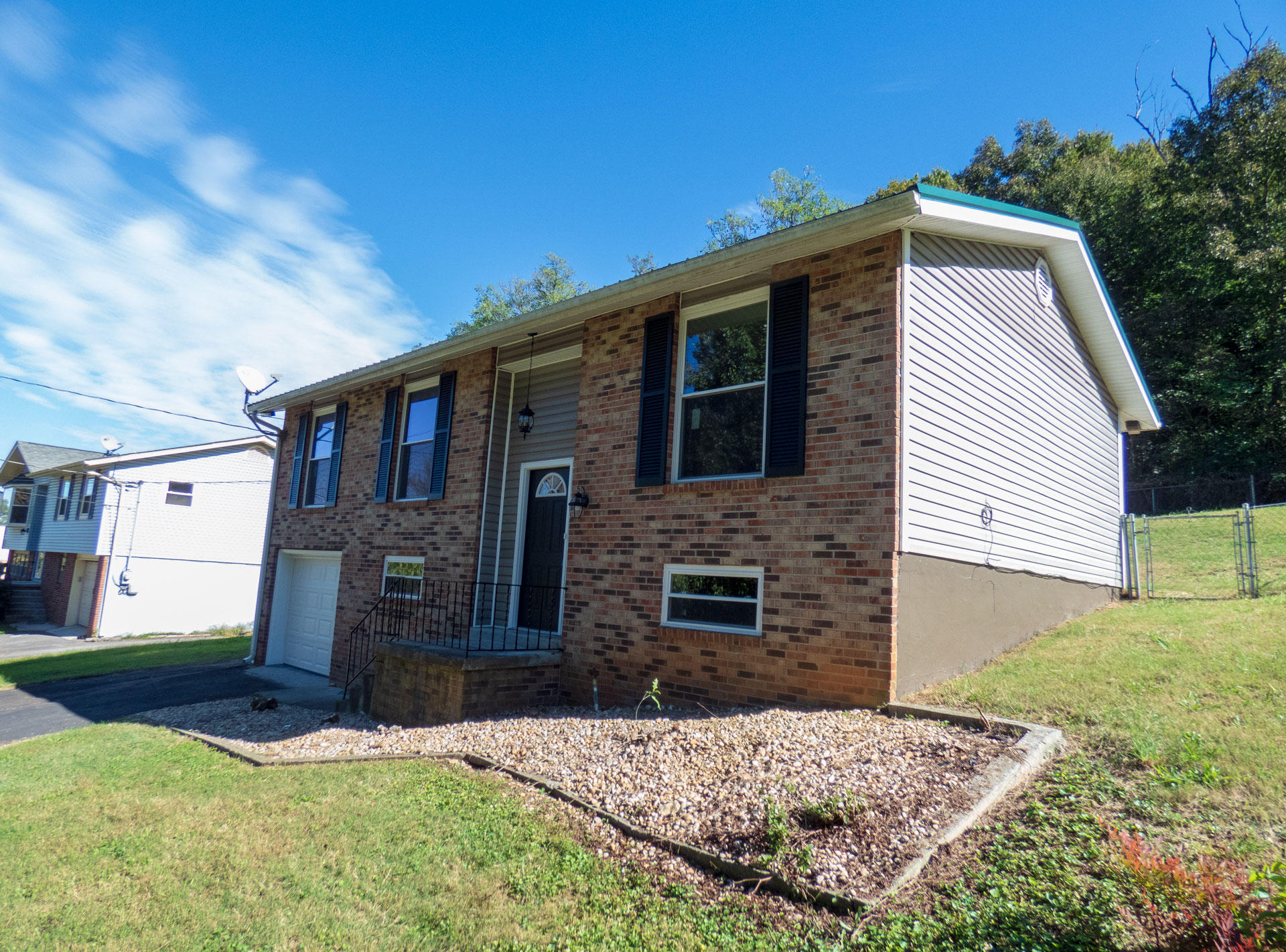 712 Taylor Road Knoxville, TN 37920 - Photo 5 of 27 front