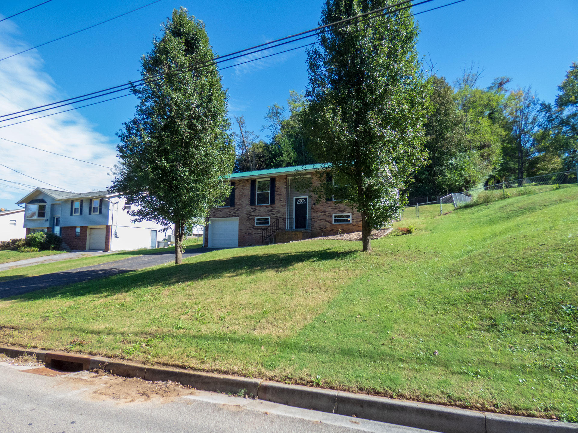 712 Taylor Road Knoxville, TN 37920 - Photo 7 of 27 front-with-yard