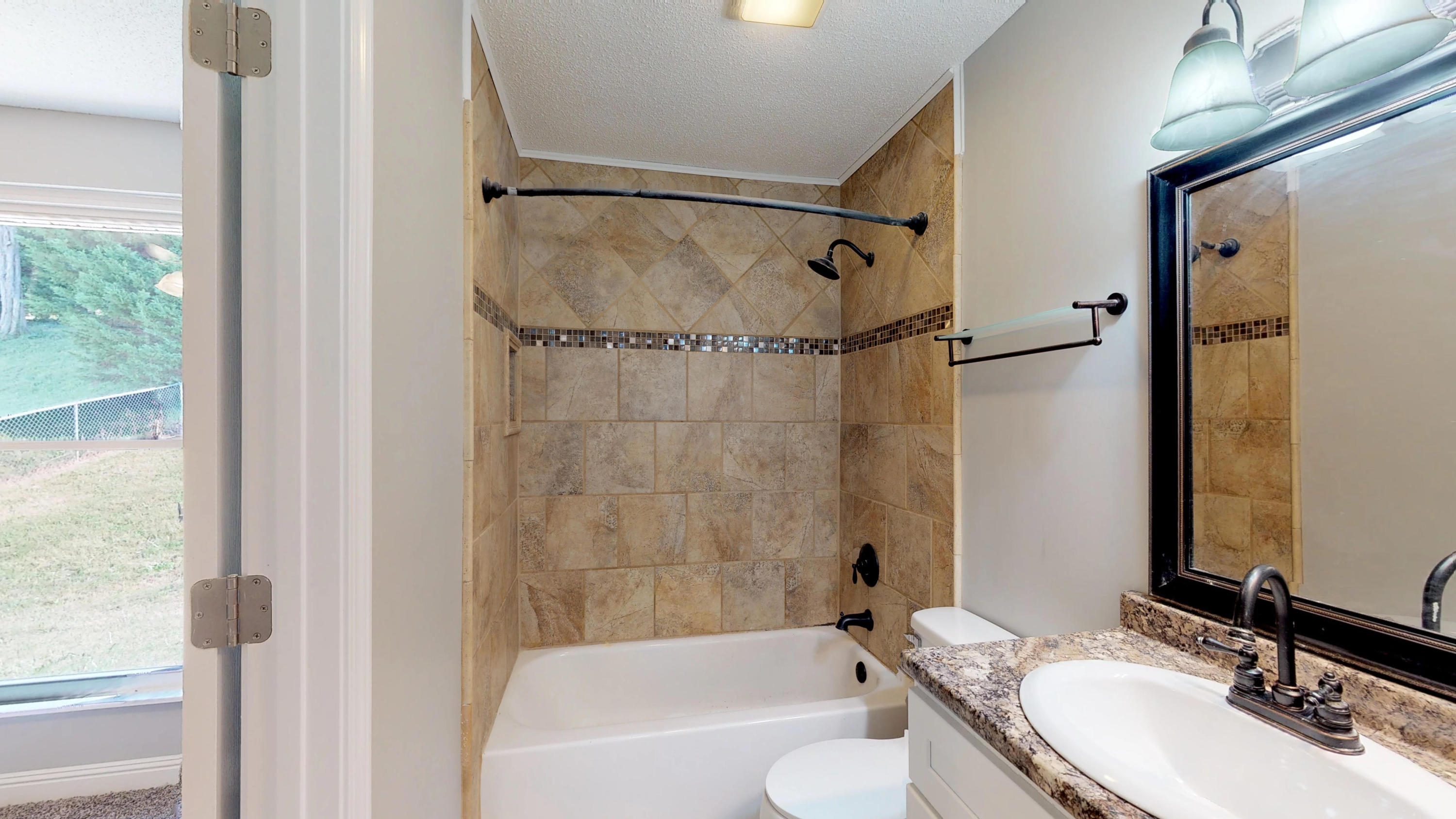 712 Taylor Road Knoxville, TN 37920 - Photo 8 of 27 712-Taylor-Road-Bath