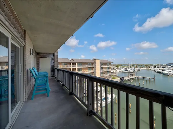 $2,225,000 | 200 West Cotter Avenue, Unit D4 & C3, Port Aransas, TX 78373