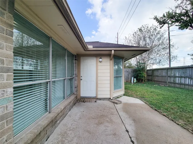 $2,100 | 3610 Honey Creek Drive, Sugar Land, TX 77478