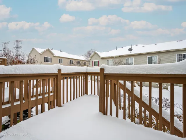 $395,000 | 1818 Kelberg Avenue, Hoffman Estates, IL 60192