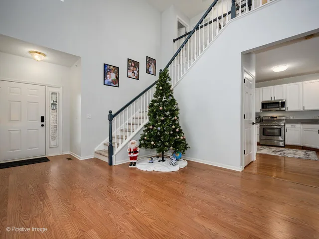 $395,000 | 1818 Kelberg Avenue, Hoffman Estates, IL 60192